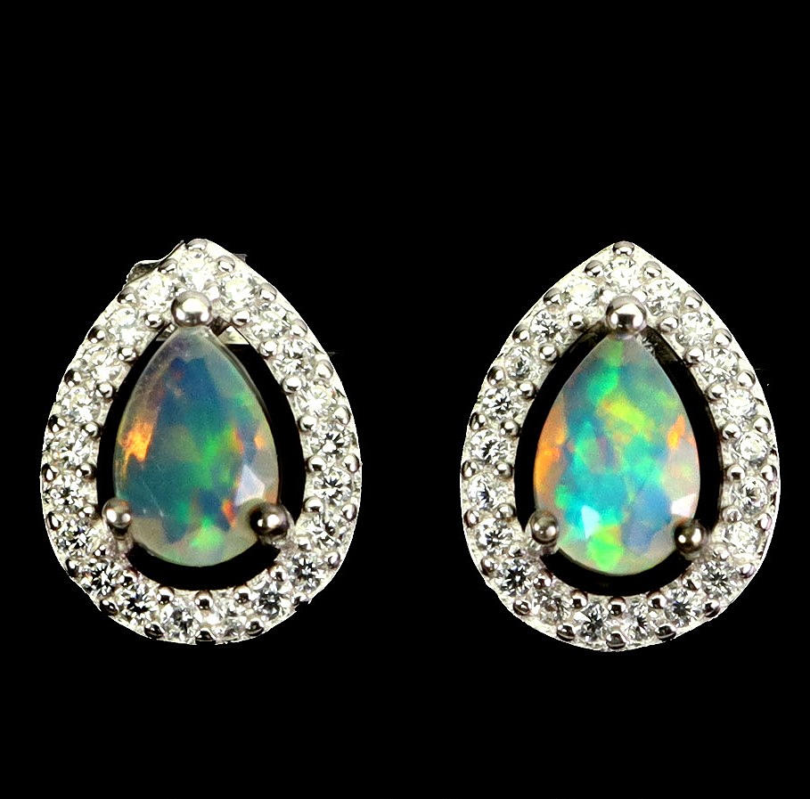OPAL SILVER EARRINGS.