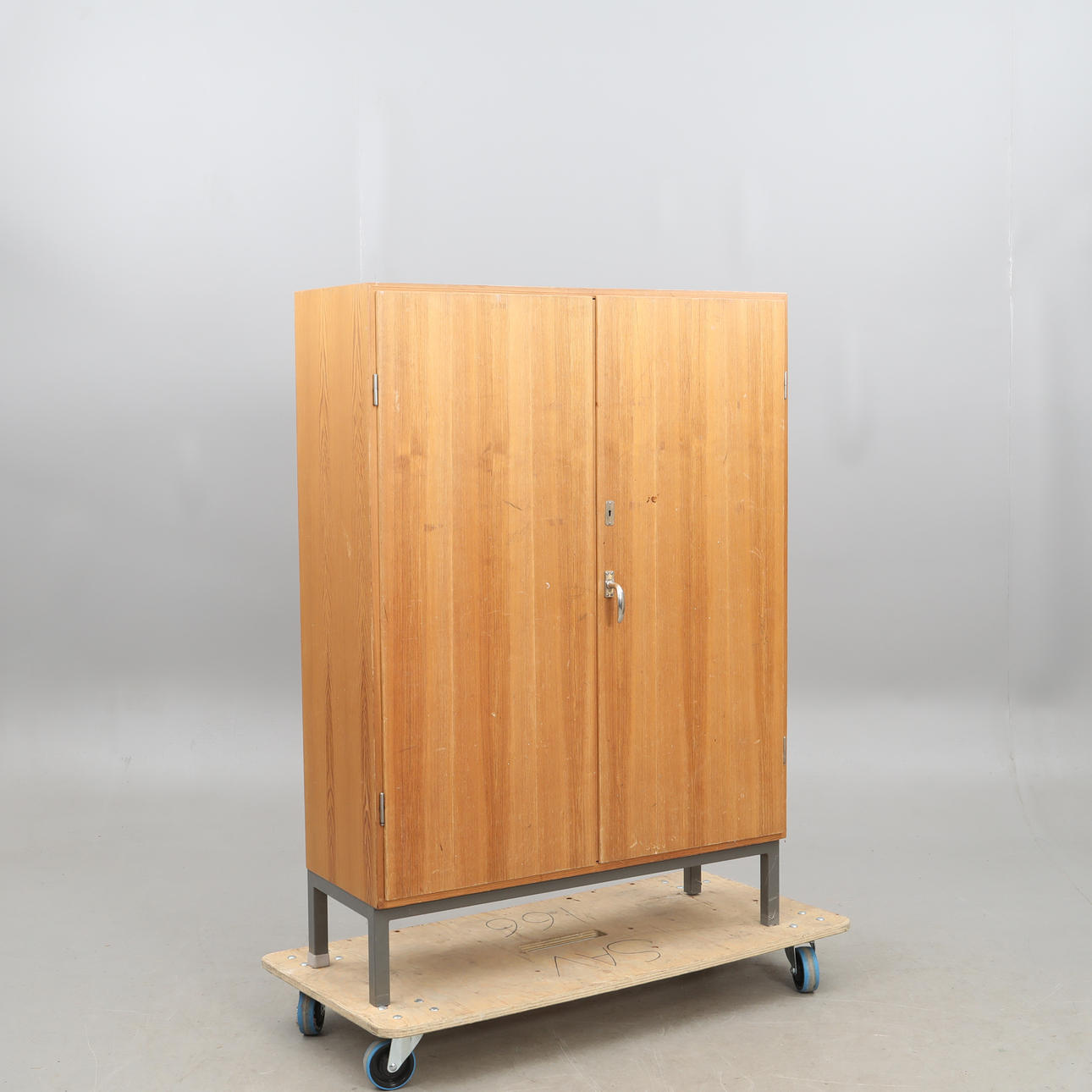 MAIL SORTING SHELF, 28 compartments.