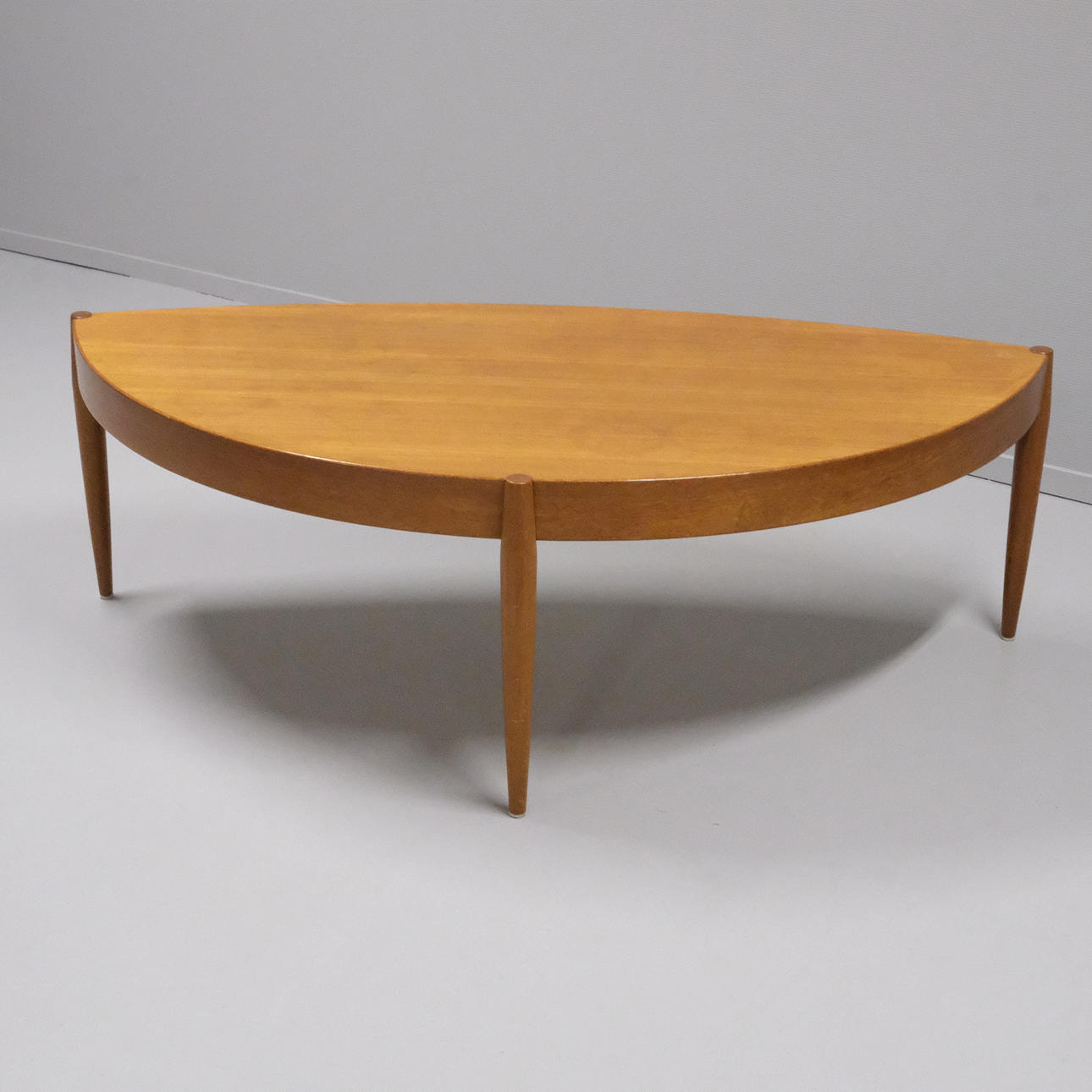 JOHANNES ANDERSEN. COFFEE TABLE, TEAK, WOODEN.