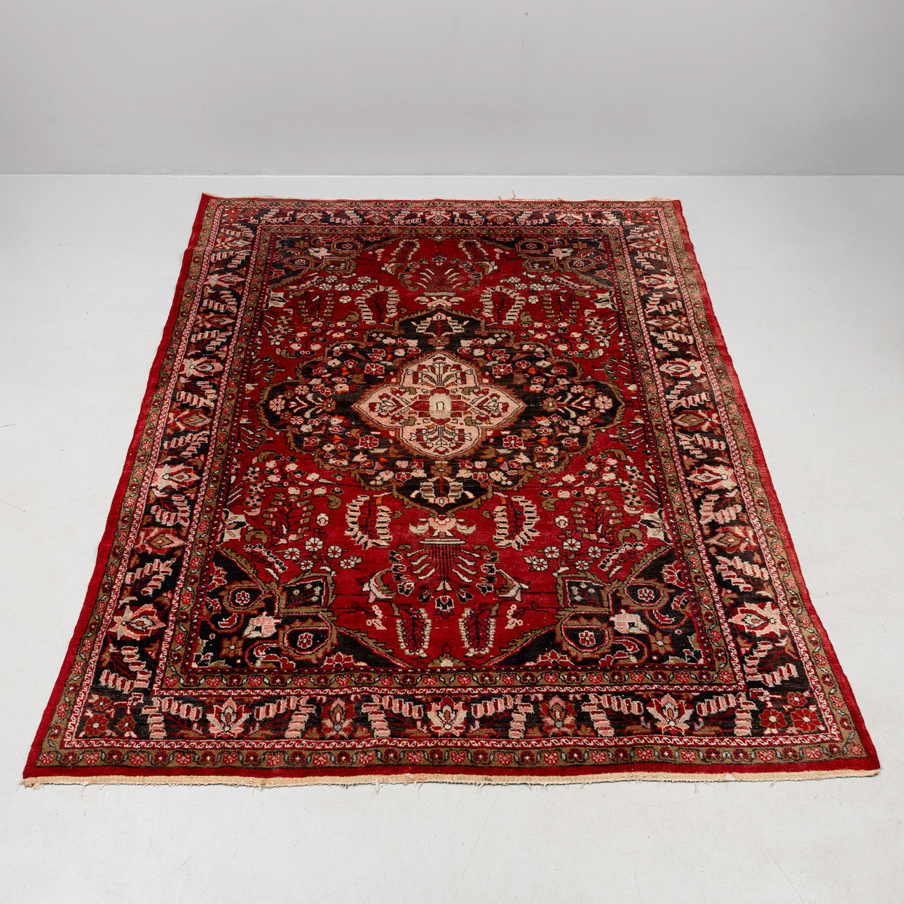 A CARPET, oriental, ca 290 x 220 cm.