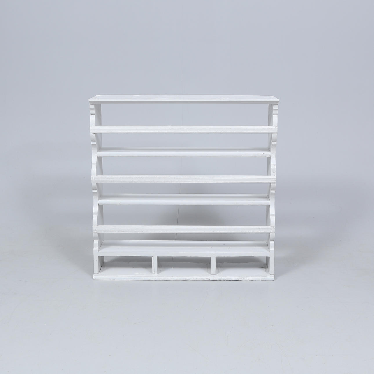 PLATE SHELF, painted, allmoge.