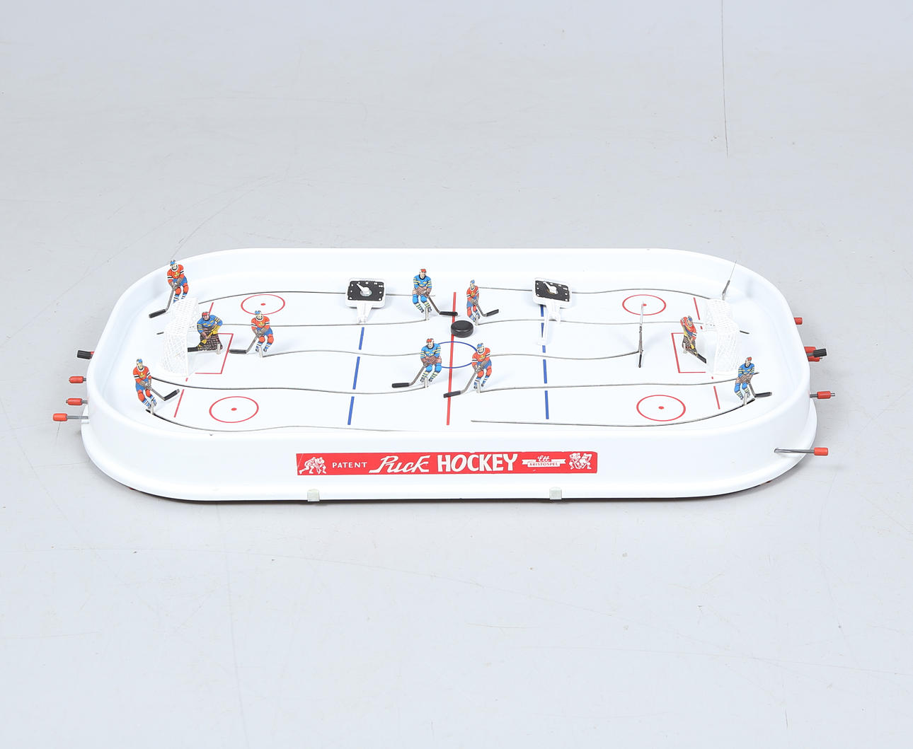 ICE HOCKEY GAMES, “Puck”.