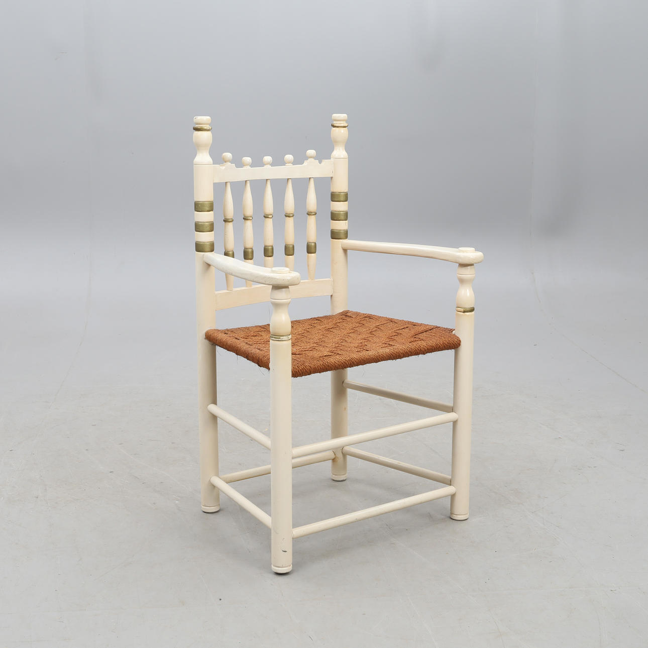 KARMSTOL, flätad sits, 1900-talets första hälft.