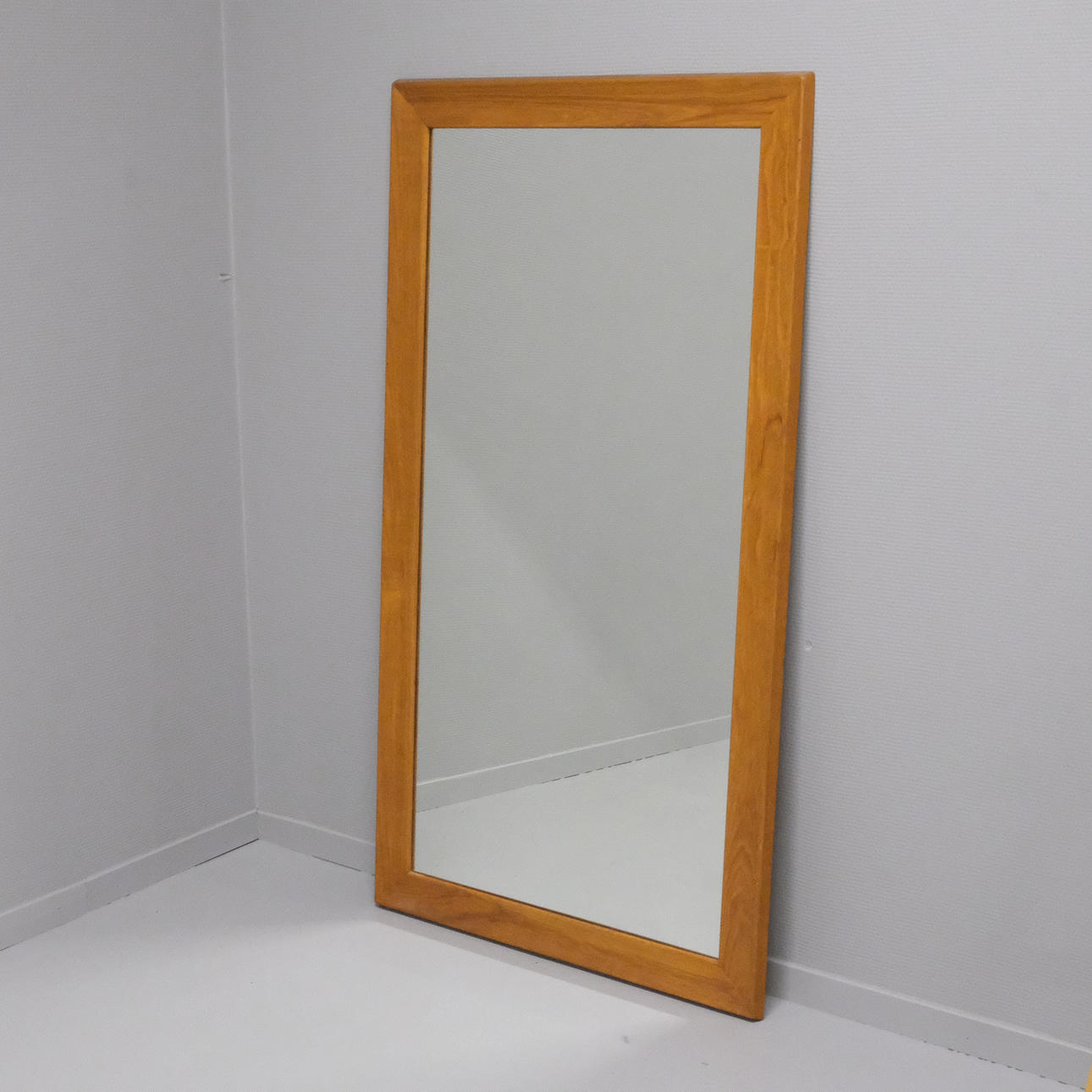 MIRROR, FRAME IN TEAK, RAKEL 692, MISS.