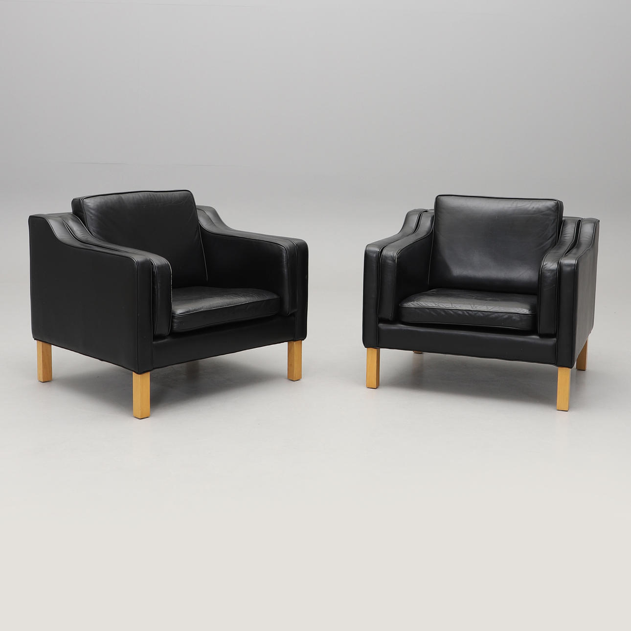 FÅTÖLJER, ett par, 2000-tal.