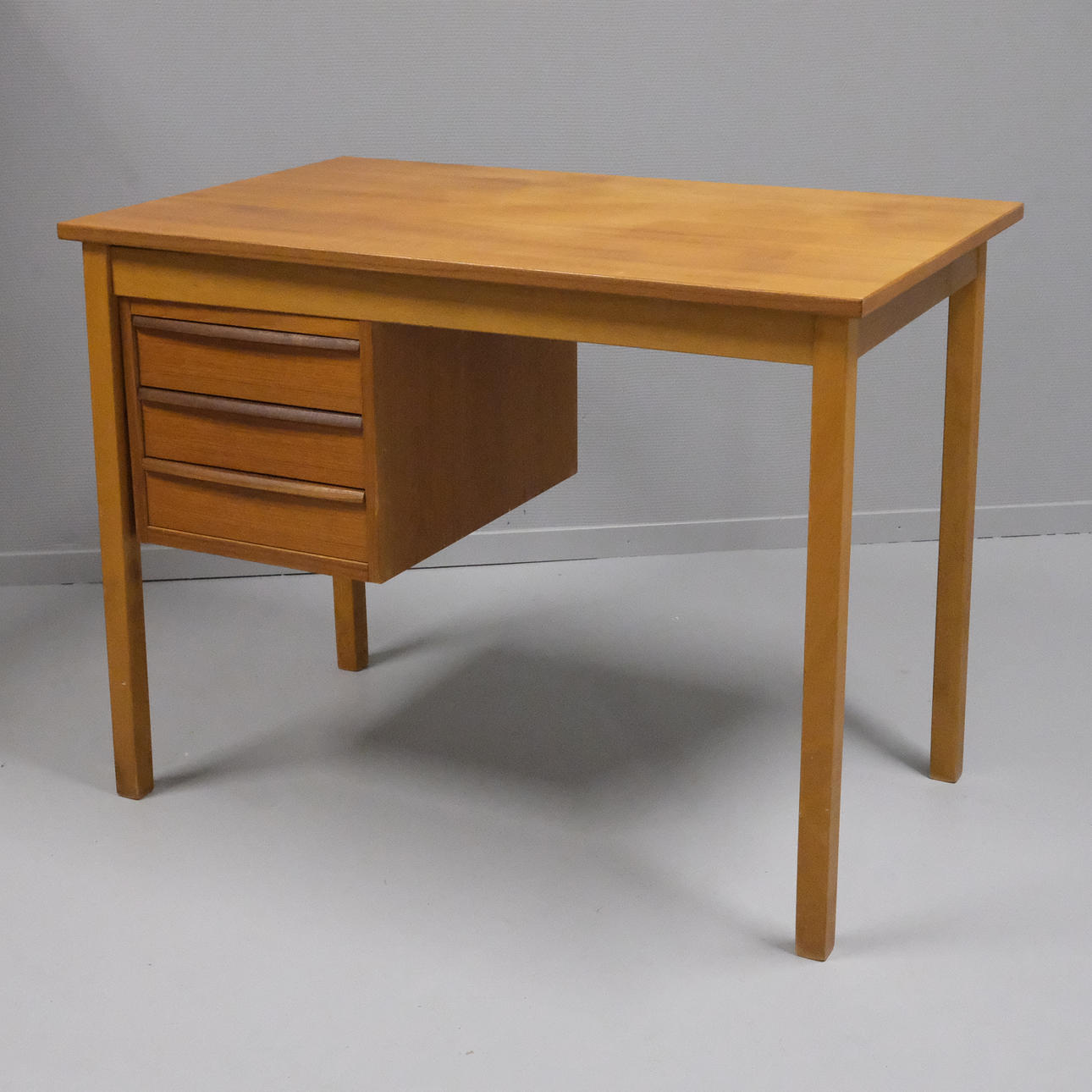 DESK, TEAK.