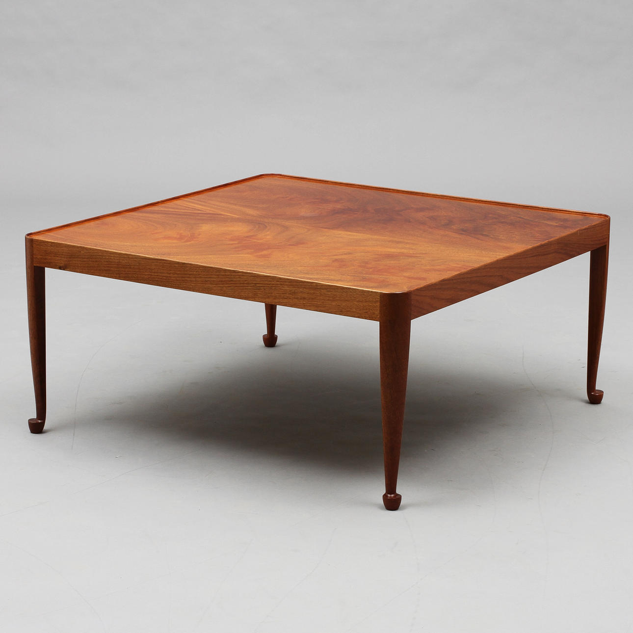 JOSEF FRANK. Bord "Diplomat" modell 2073. Firma Svenskt Tenn.