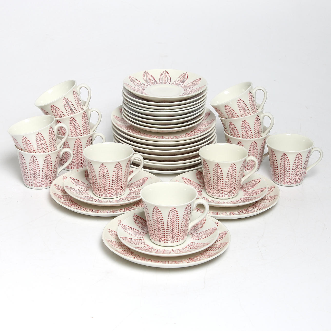 KAFFEKOPPAR med FAT och ASSIETTER, 36 delar, porslin, Sven-Erik Skawonius, Gefle porslinsfabrik, 1900-talets mitt.