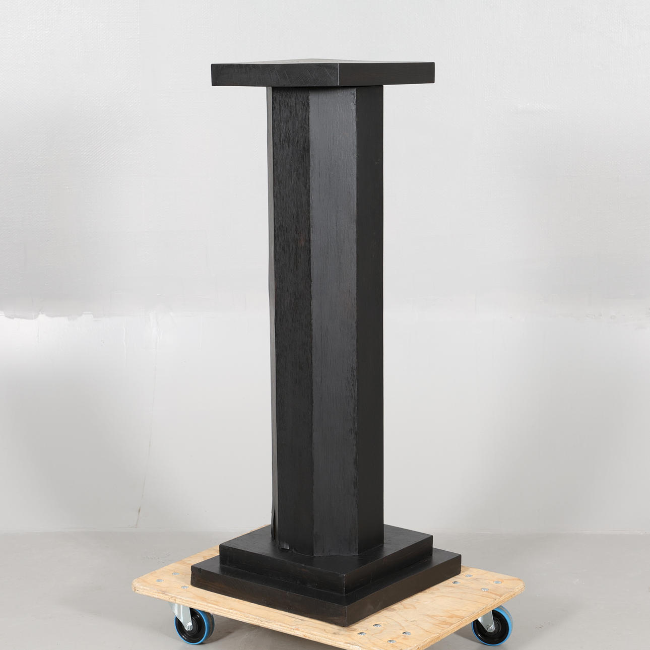 PEDESTAL, painted.