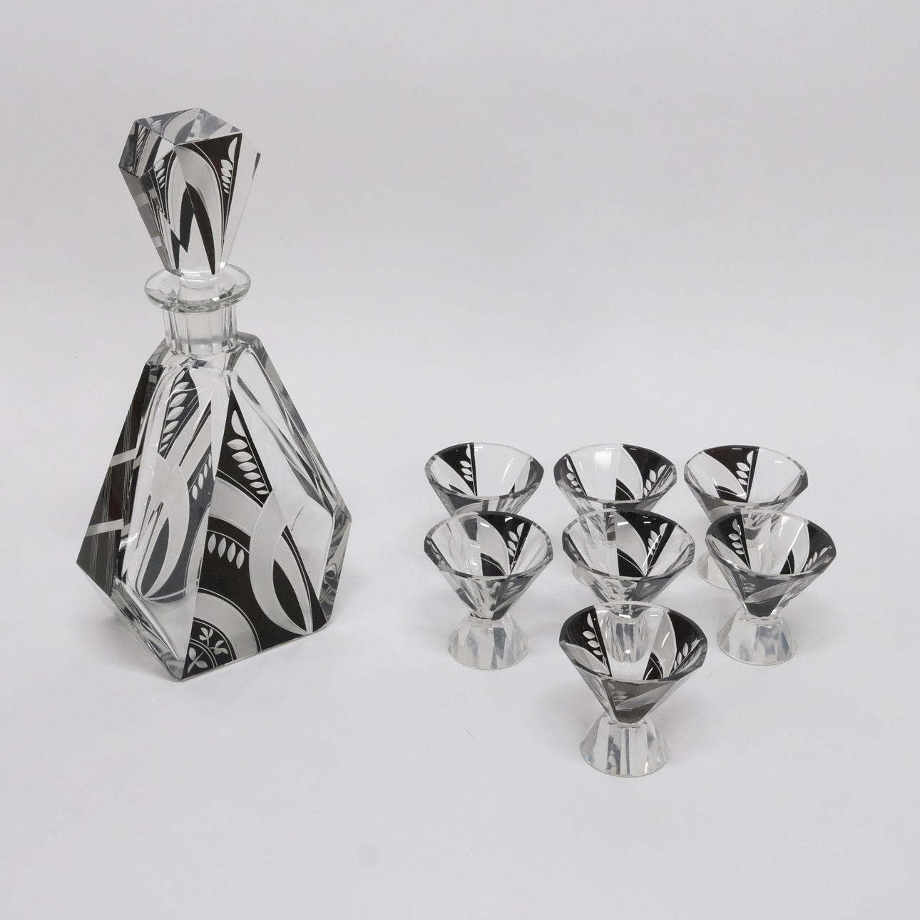 KARAFF OCH LIKÖRGLAS, ART DECO.