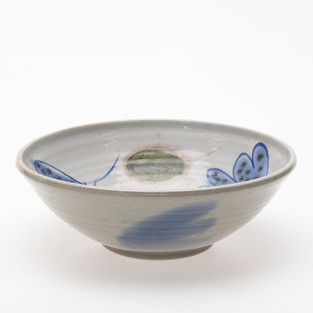 A ceramic bowl, Resmo.
