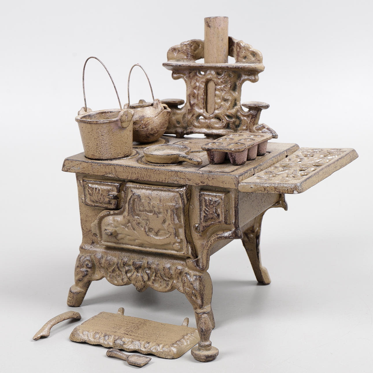 GJUTJÄRNSSPIS, leksaksmodell, 1900-tal.