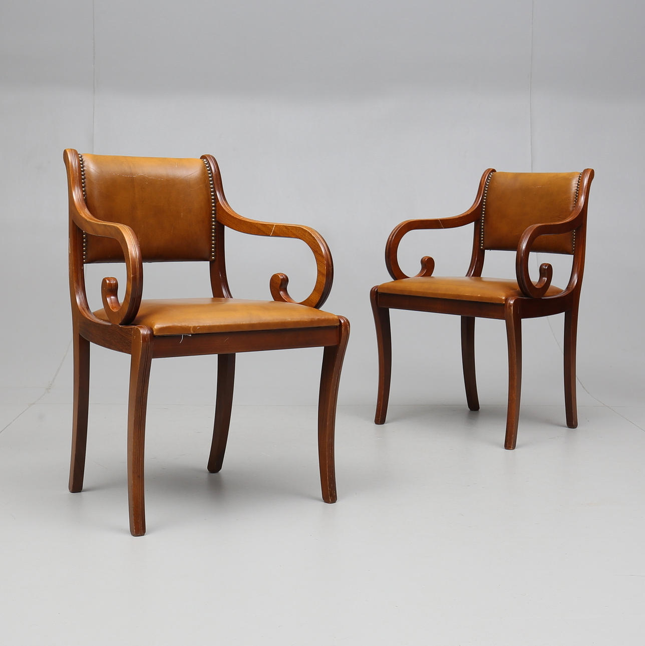 KARMSTOLAR, 1 par, empirestil, 1900-talets andra hälft.