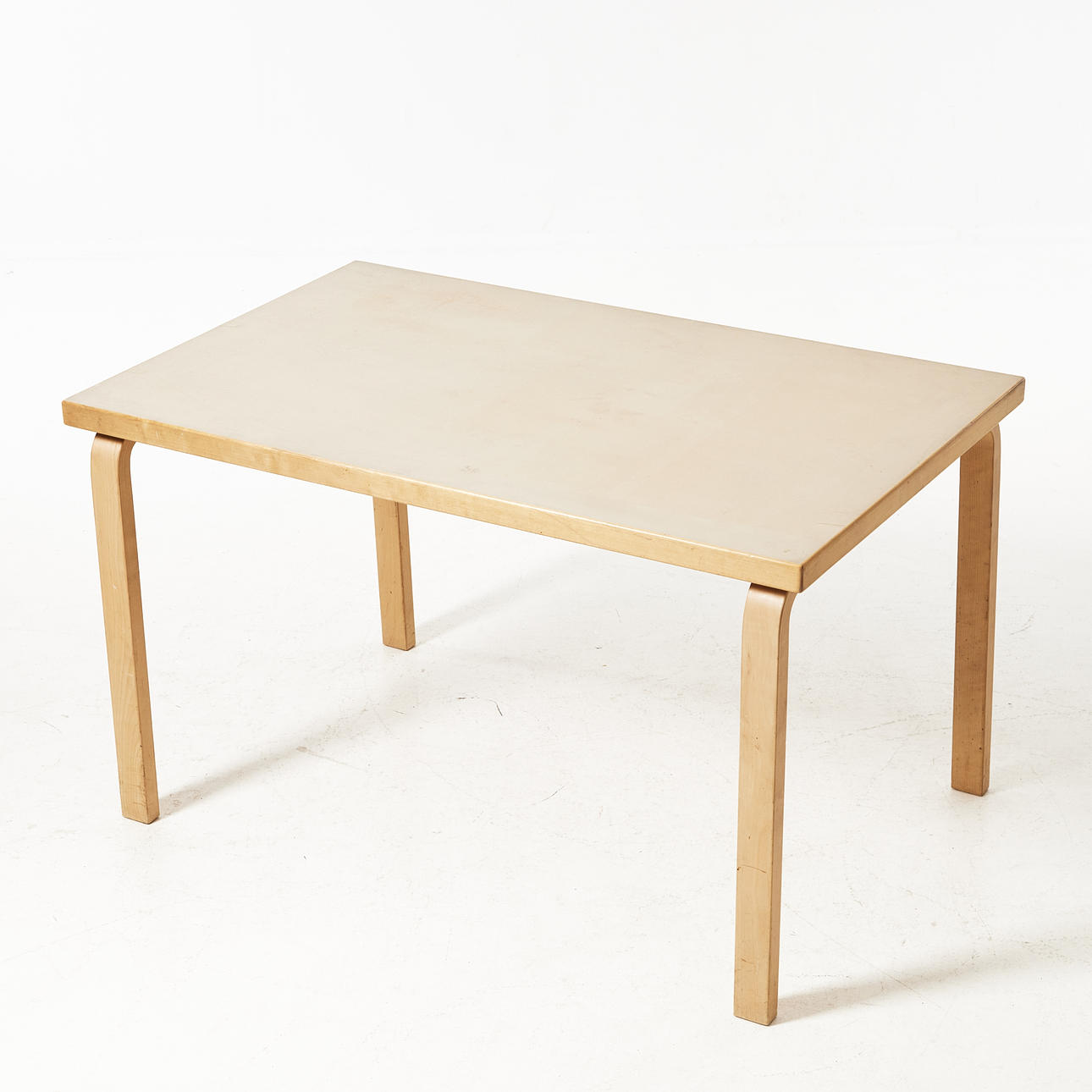 ALVAR AALTO. Bord, björk, 81B.