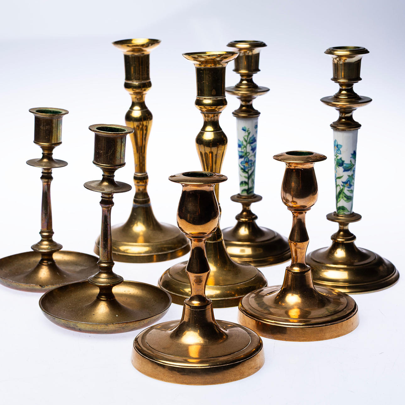 LJUSSTAKAR, 8 st malm/mässing.