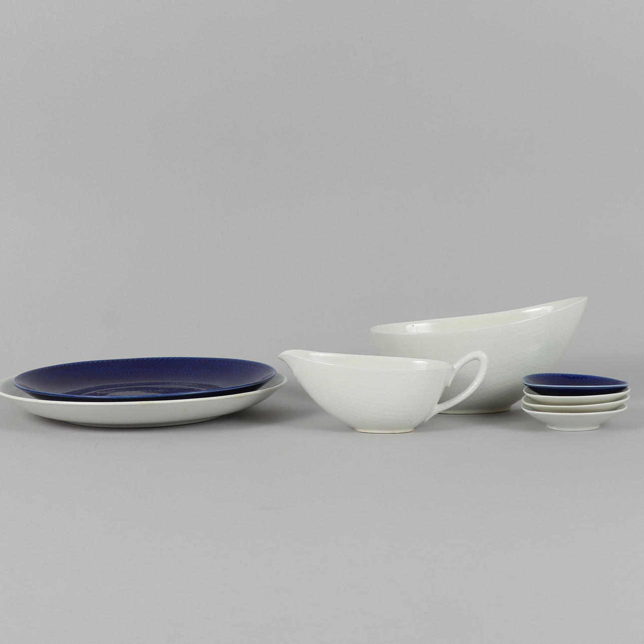 HERTHA BENGTSON. Servisporslin 8 delar, Rörstrand Blå Eld.