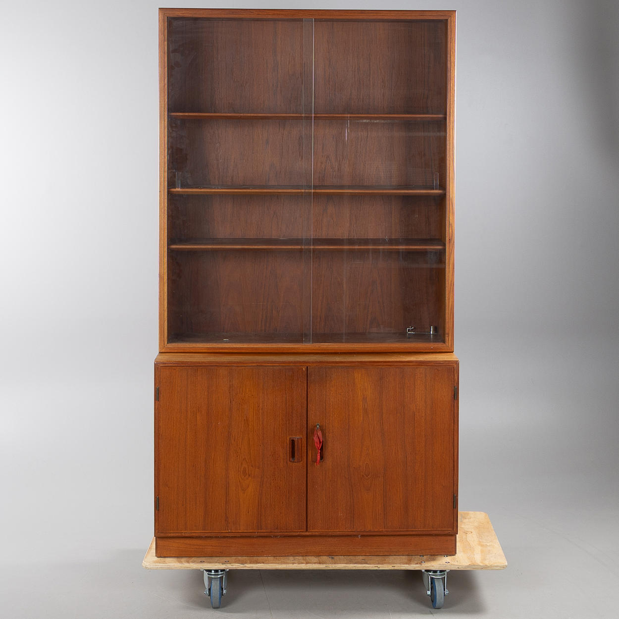BØRGE MOGENSEN. Bookcase with display case, Søborg Møbelfabrik, Denmark, second half of the 20th century.