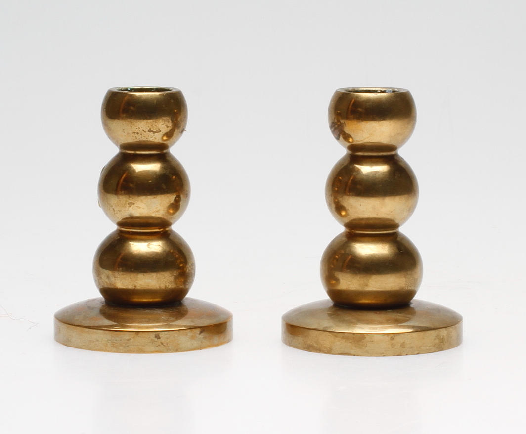 LJUSSTAKAR, ett par, mässing, Metallslöjden Gusum, 1981.