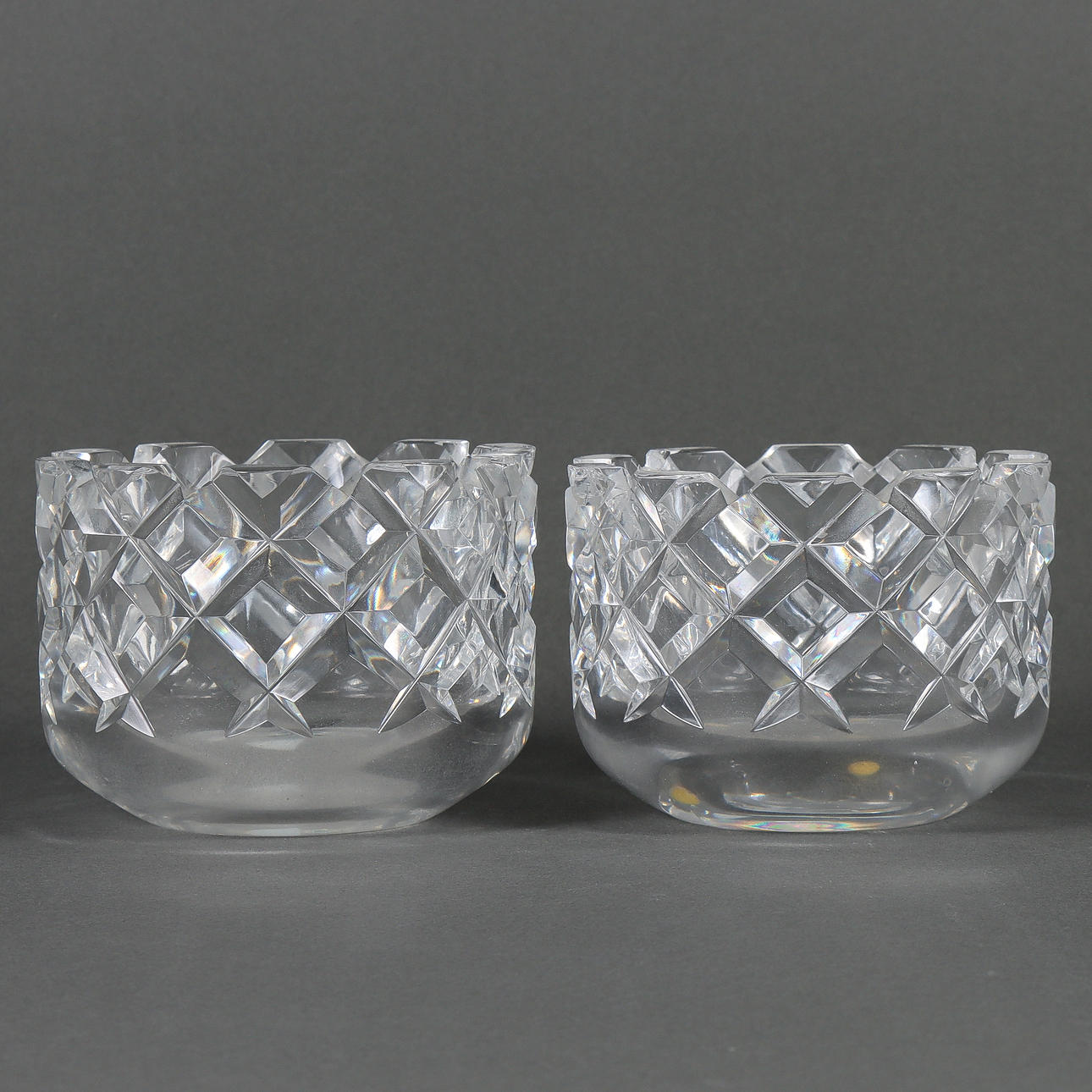 GUNNAR CYRÉN. Skålar, 2 stycken kristall, Orrefors Sofiero.