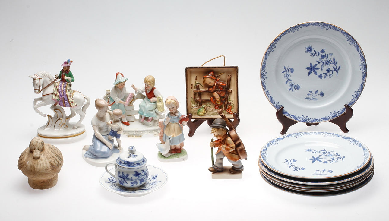 FIGURINER med mera, bland annat Meissen, "Ostindia", Rörstrand och Hummel.