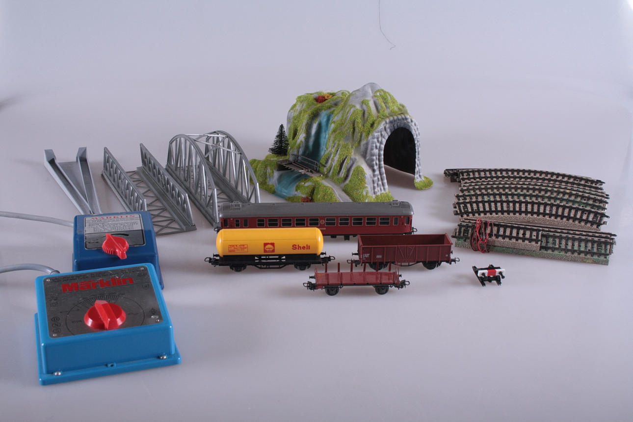 MODELLTÅG & tillbehör, 25 delar, Märklin.