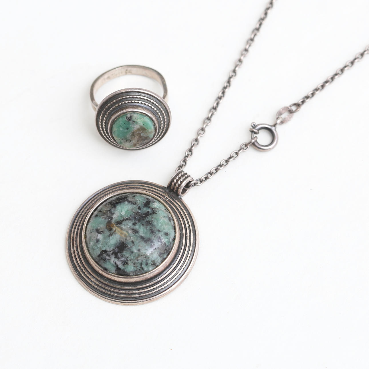 HÄNGE samt RING, silver/sten, Kalevala, Finland.