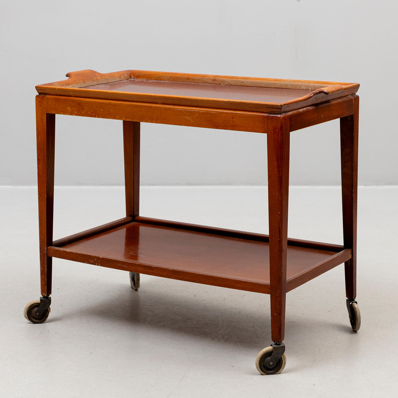 SERVERINGSVAGN, 1900-talets mitt.