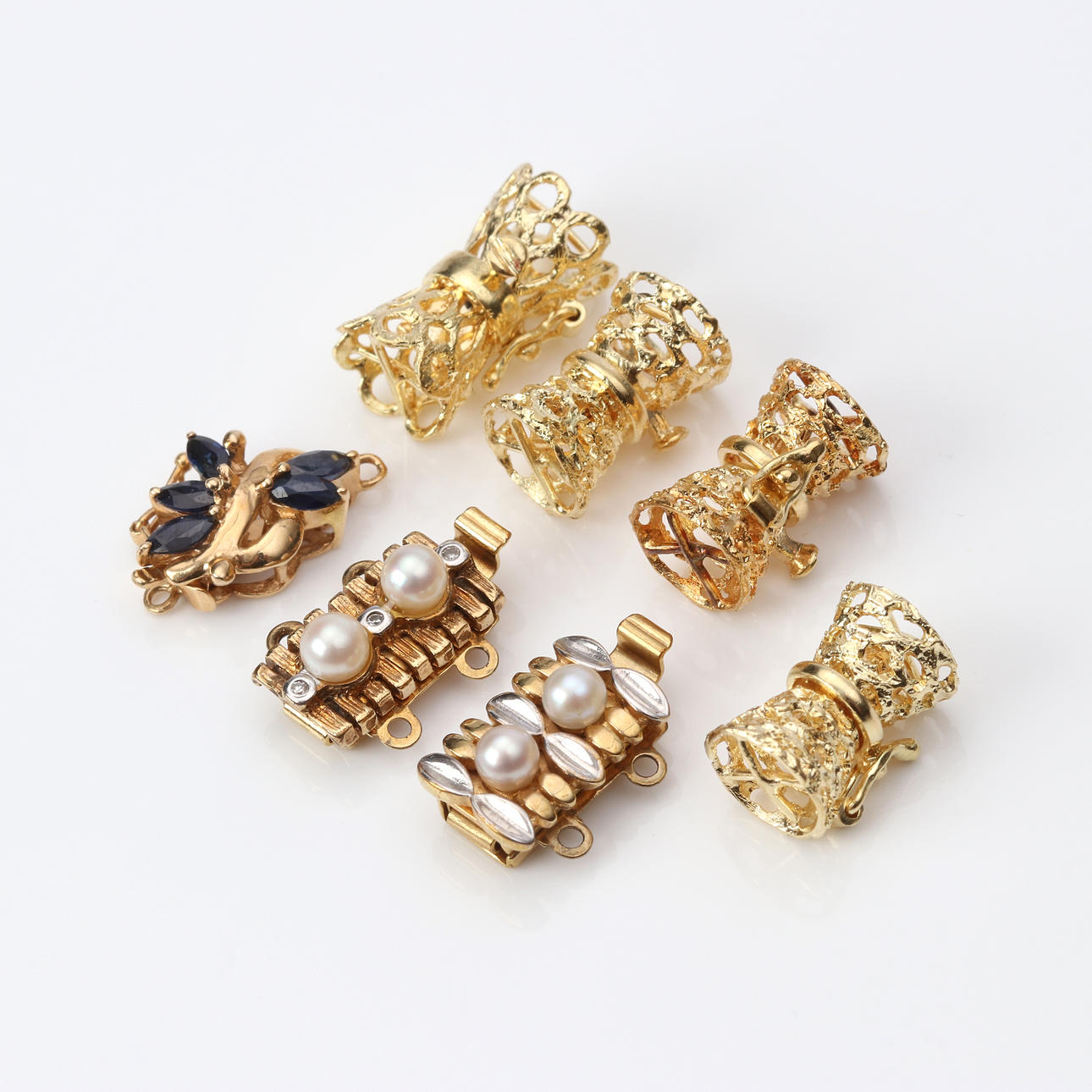 COLLIER LOCKS, SEVEN PCS. Different gold content.