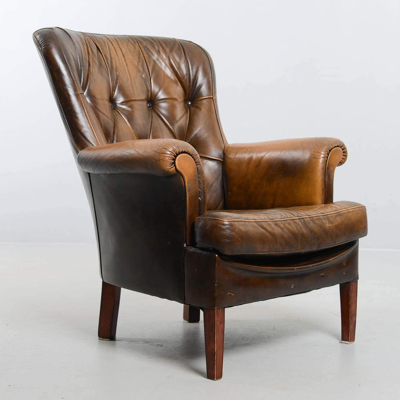 FÅTÖLJ, läder, 1900-talets senare del.