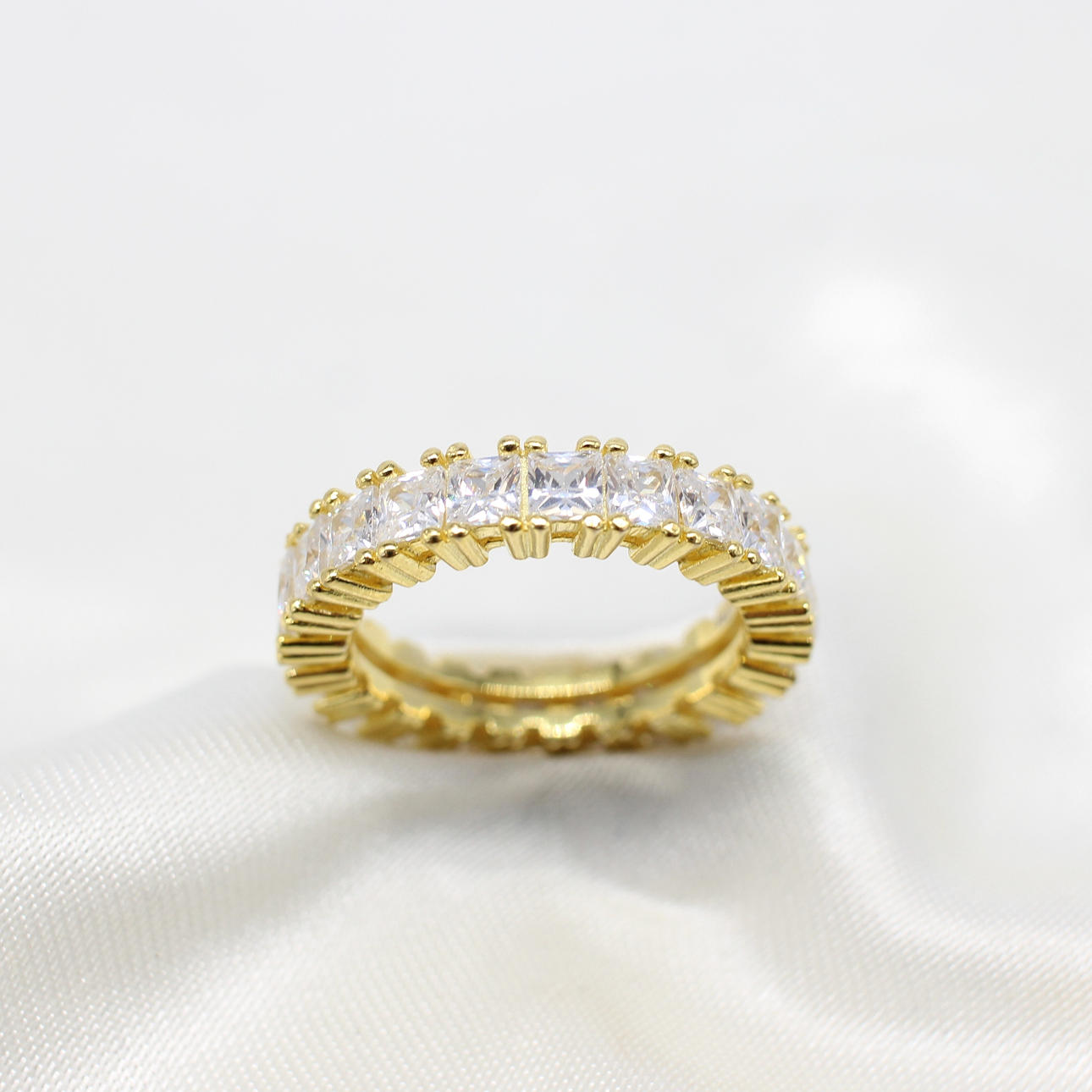 SILVER ETERNITY RING (GOLD PLATED).
