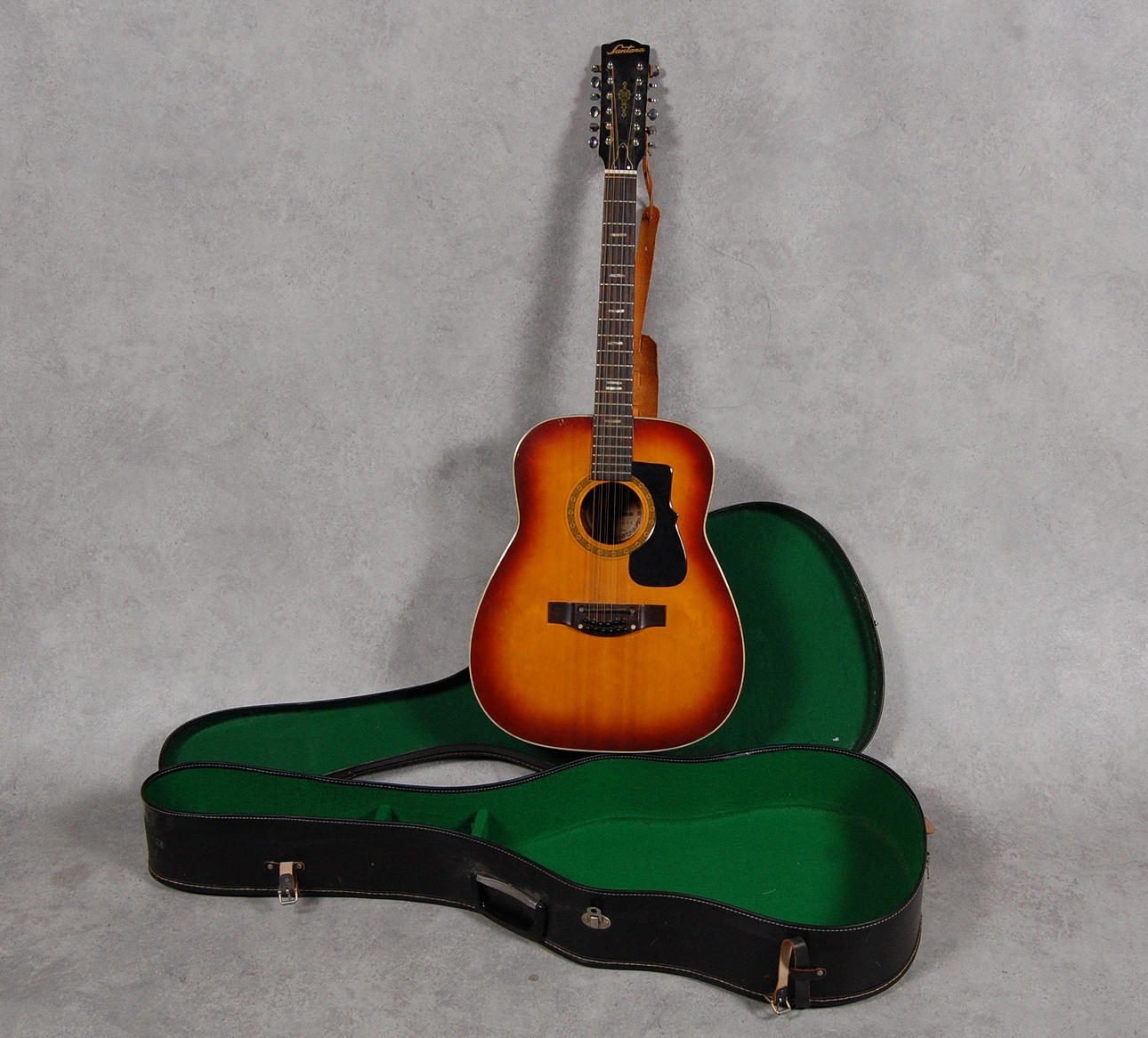 GITARR, " Santana " 12 strängad, med case.