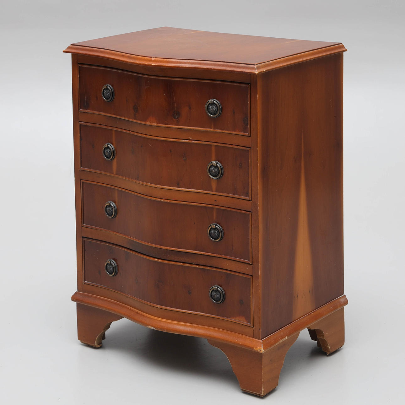 MINIBYRÅ, trä, 1900-tal.