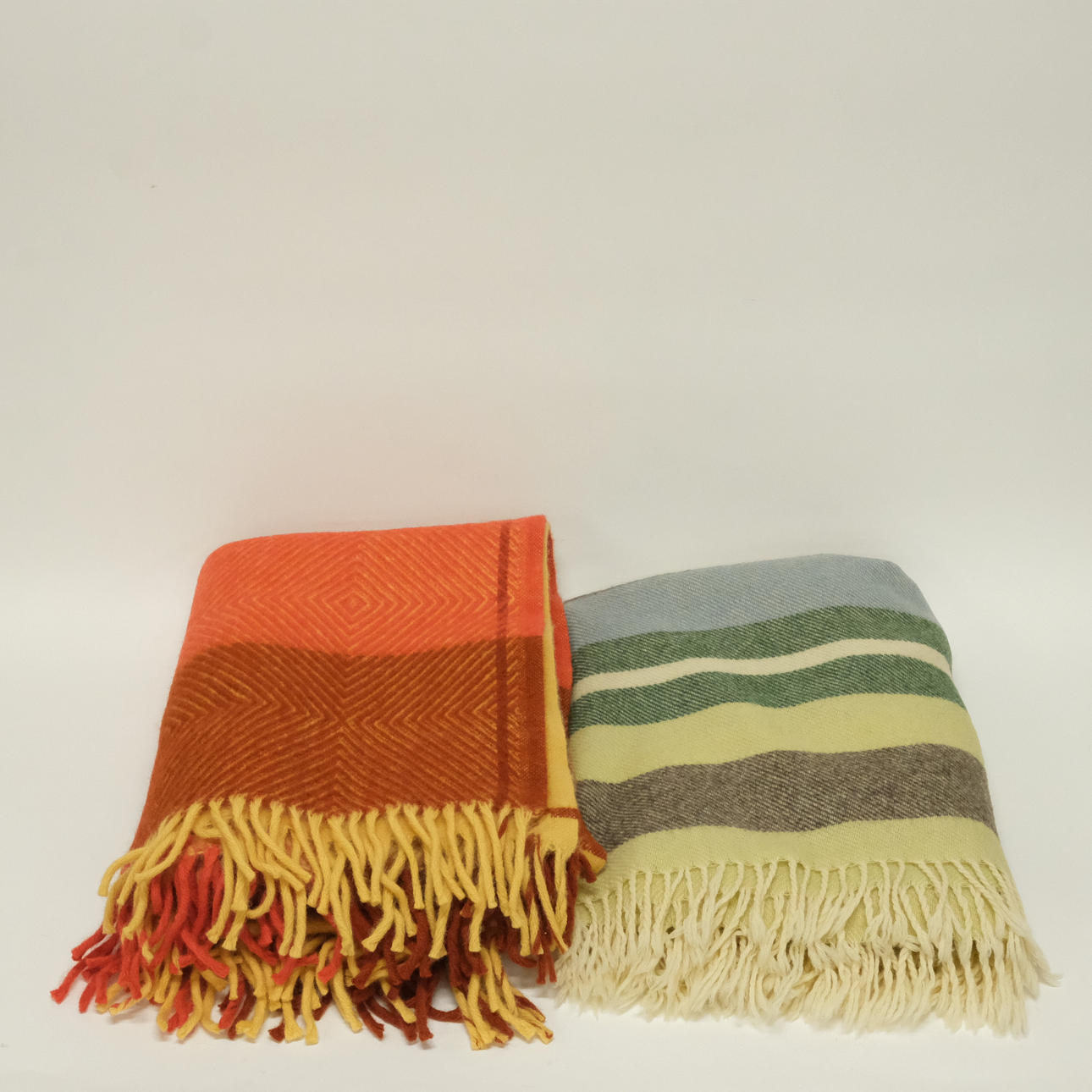 2 PLÄDER, GOTLANDSPLÄDEN AND KLIPPAN PLÄDEN.