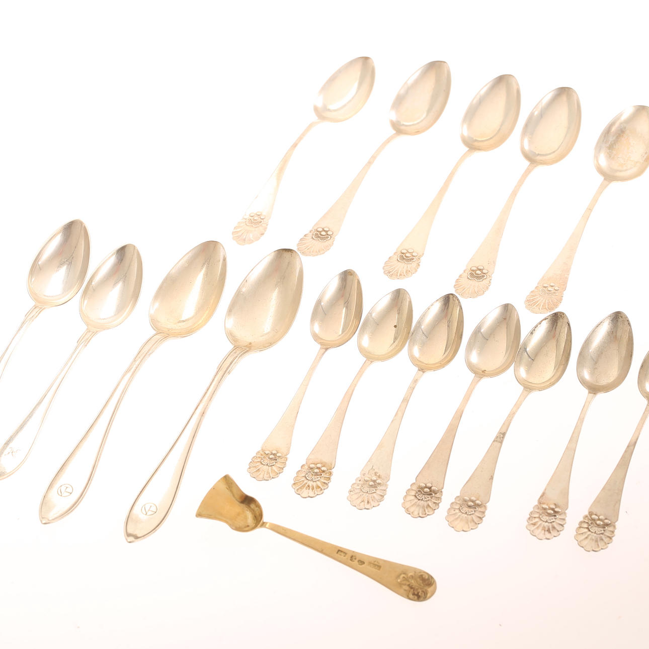 SPOONS, silver, 19 pieces.