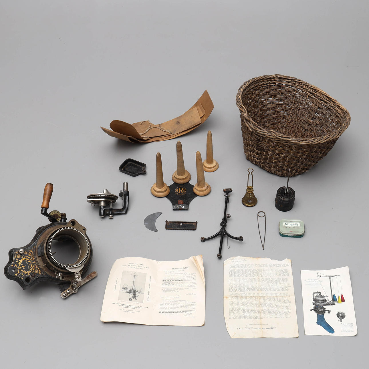 KNITTING MACHINE, “Automatic Quick Knitting Machine”, ARE, 1923.