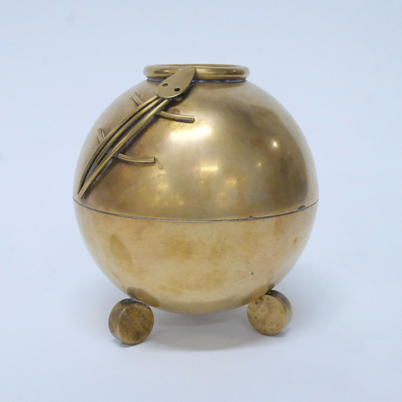 CARL-EINAR BORGSTRÖM. VASE BRASS YSTAD METAL.