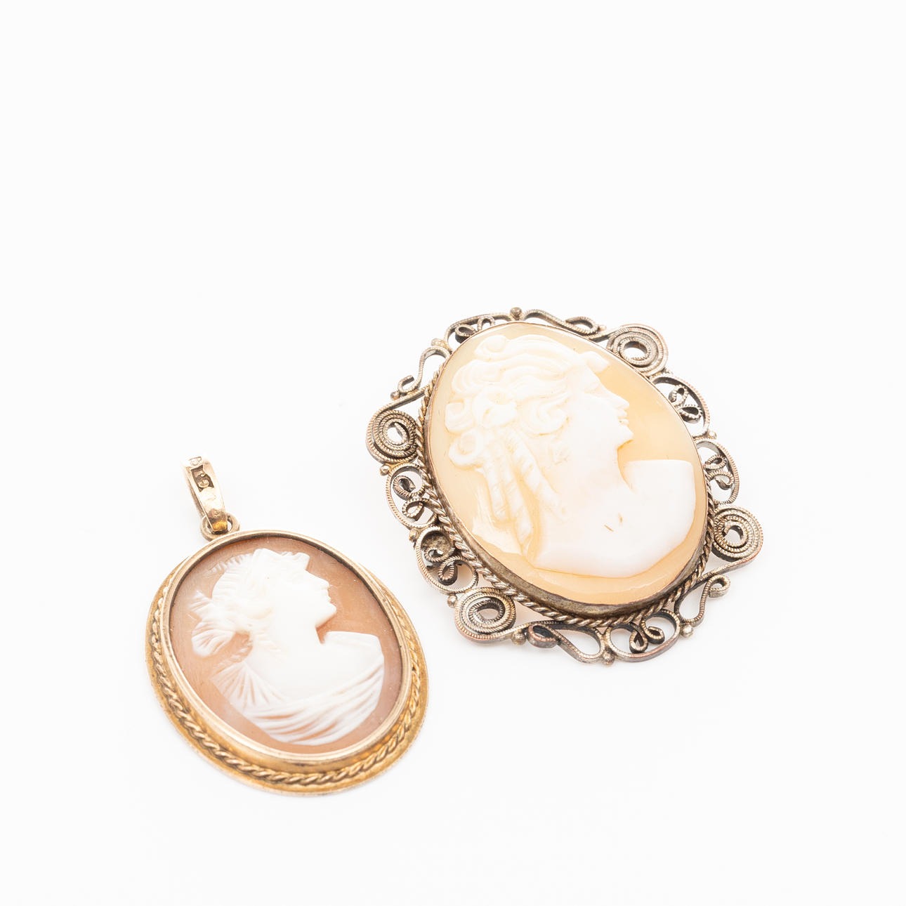 CAMEO BROOCH & PENDANT, Silver.