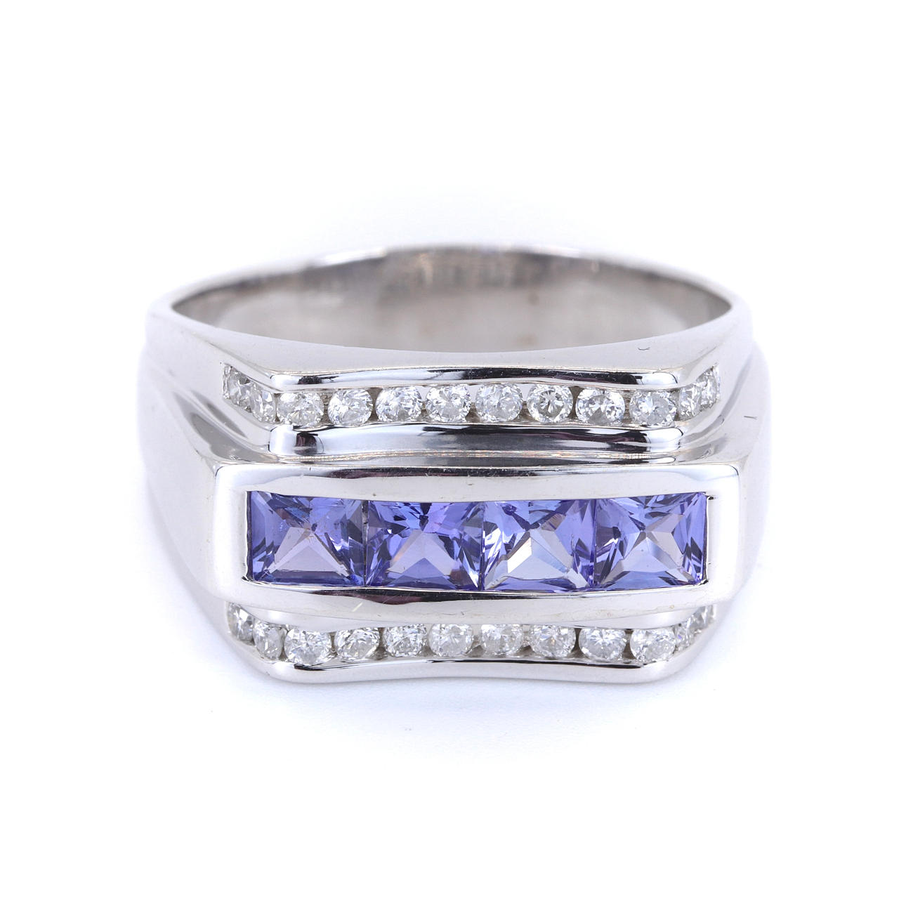 14CT WHITE GOLD AMETHYST & DIAMOND SET RING.