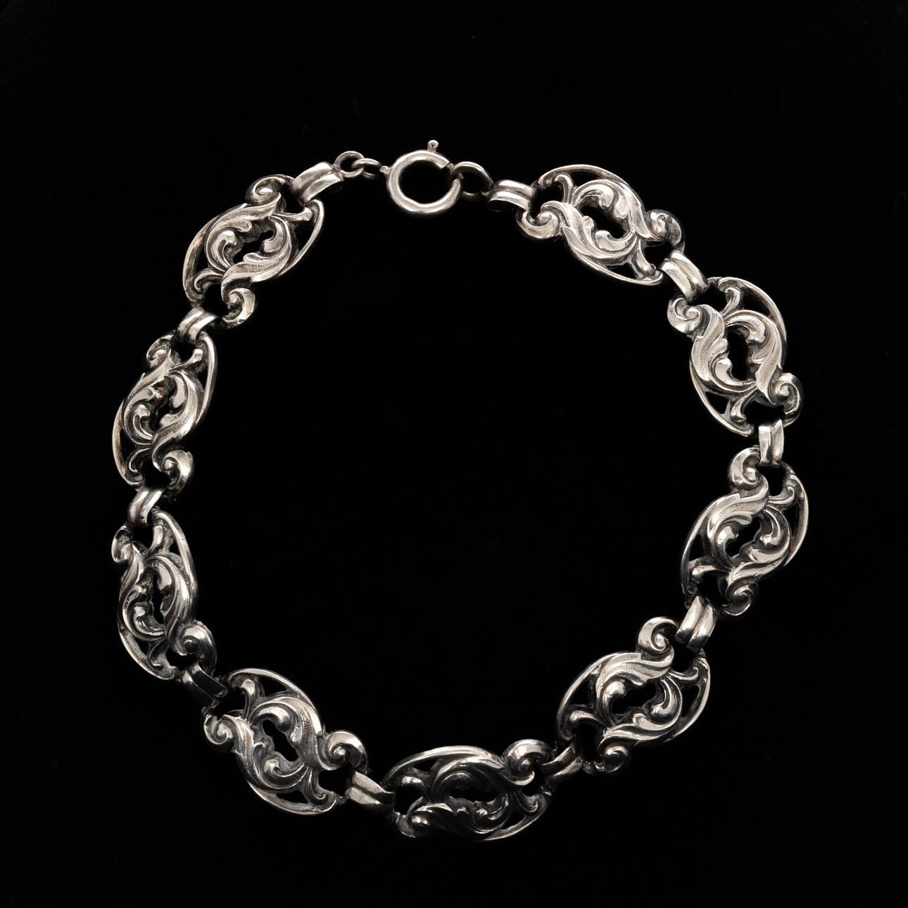 ARMBAND, Silver.
