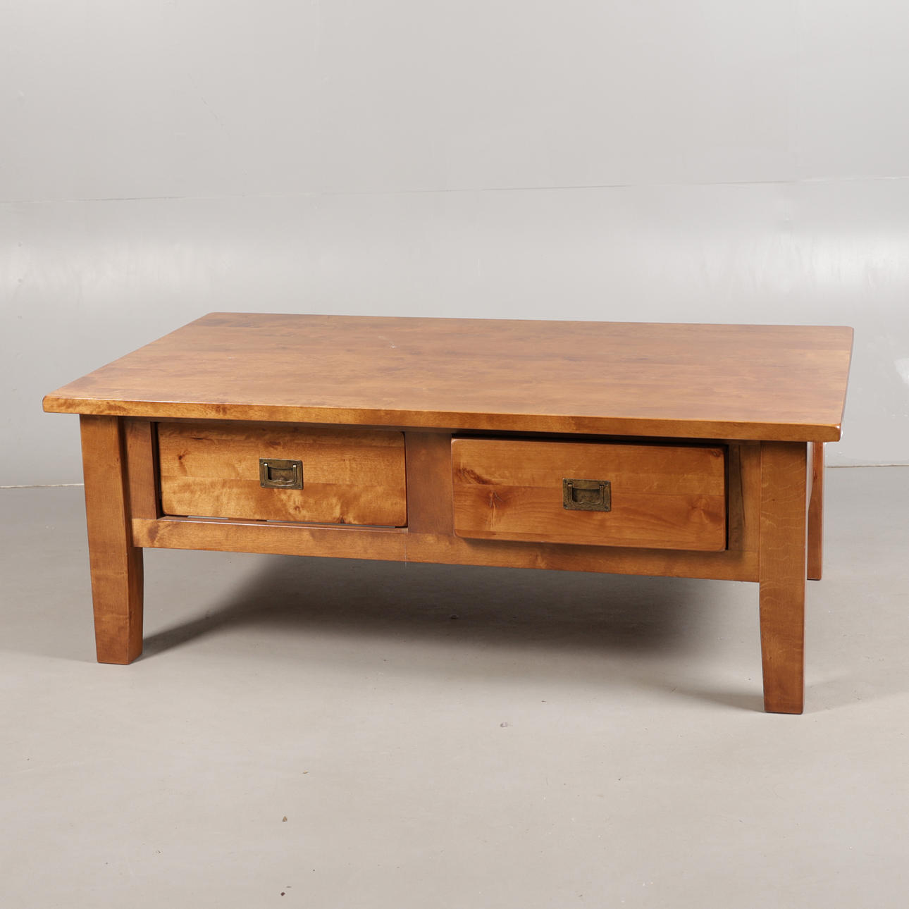 A MODERN LOW COFFEE TABLE.