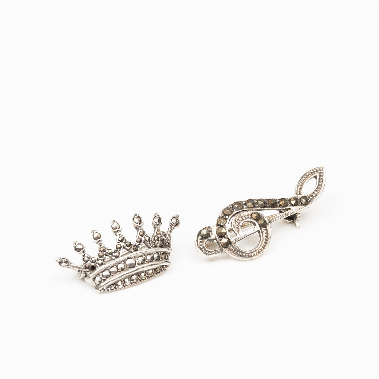 BROOCHES, 2 pcs, Silver, Marcasites.