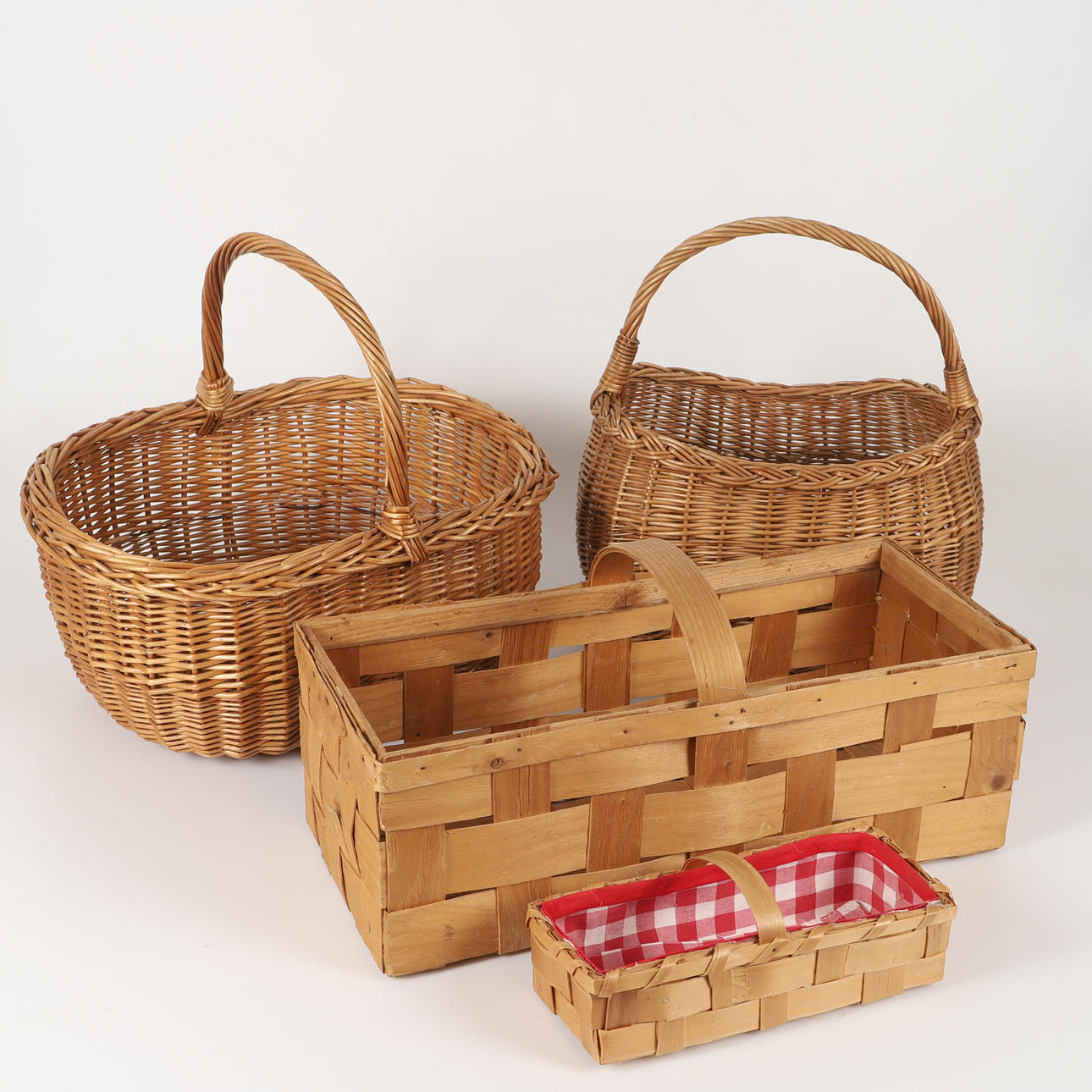 KORGAR, 4 stycken, rotting/träspån, 1900-tal.