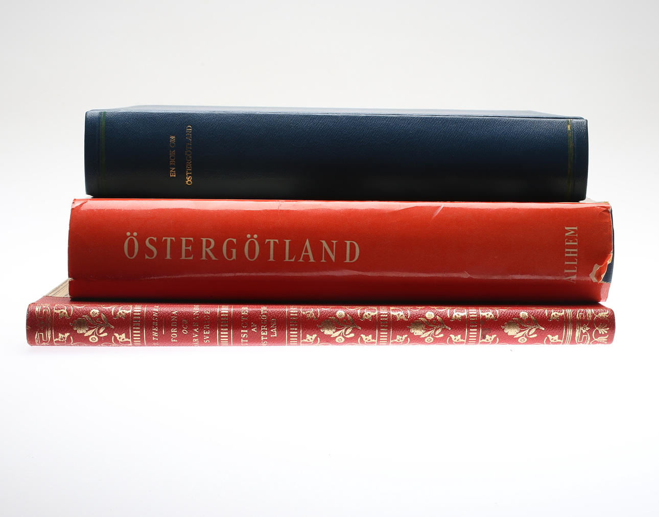 BÖCKER, 3 st, om Östergötland, 1900-tal.