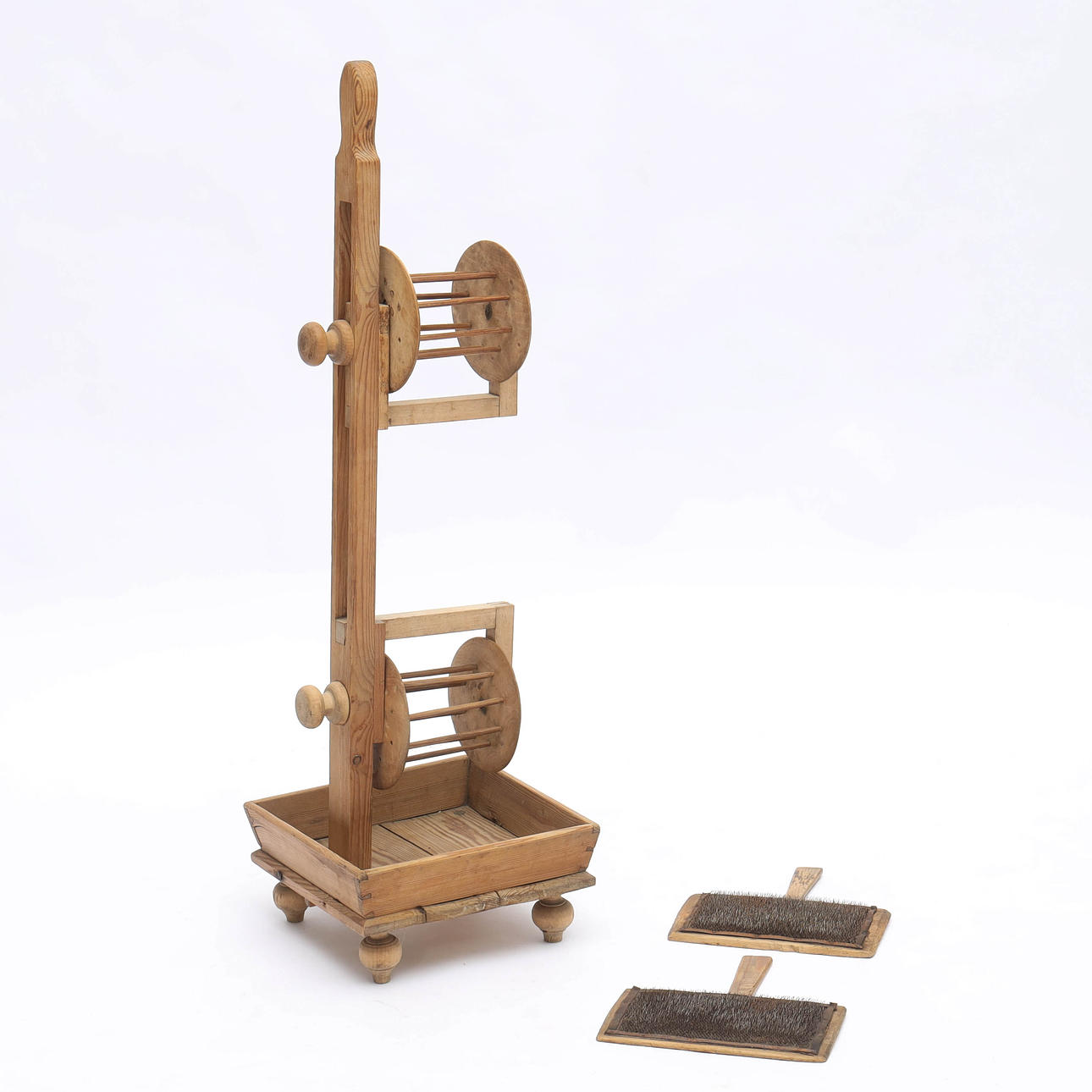 YARN WINDING & CARDOR, 2 pieces, pine, allmoge.