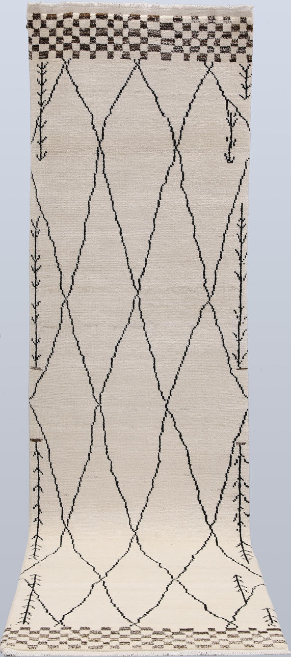 CARPET. Morocco gallery model, 294 x 79 cm.