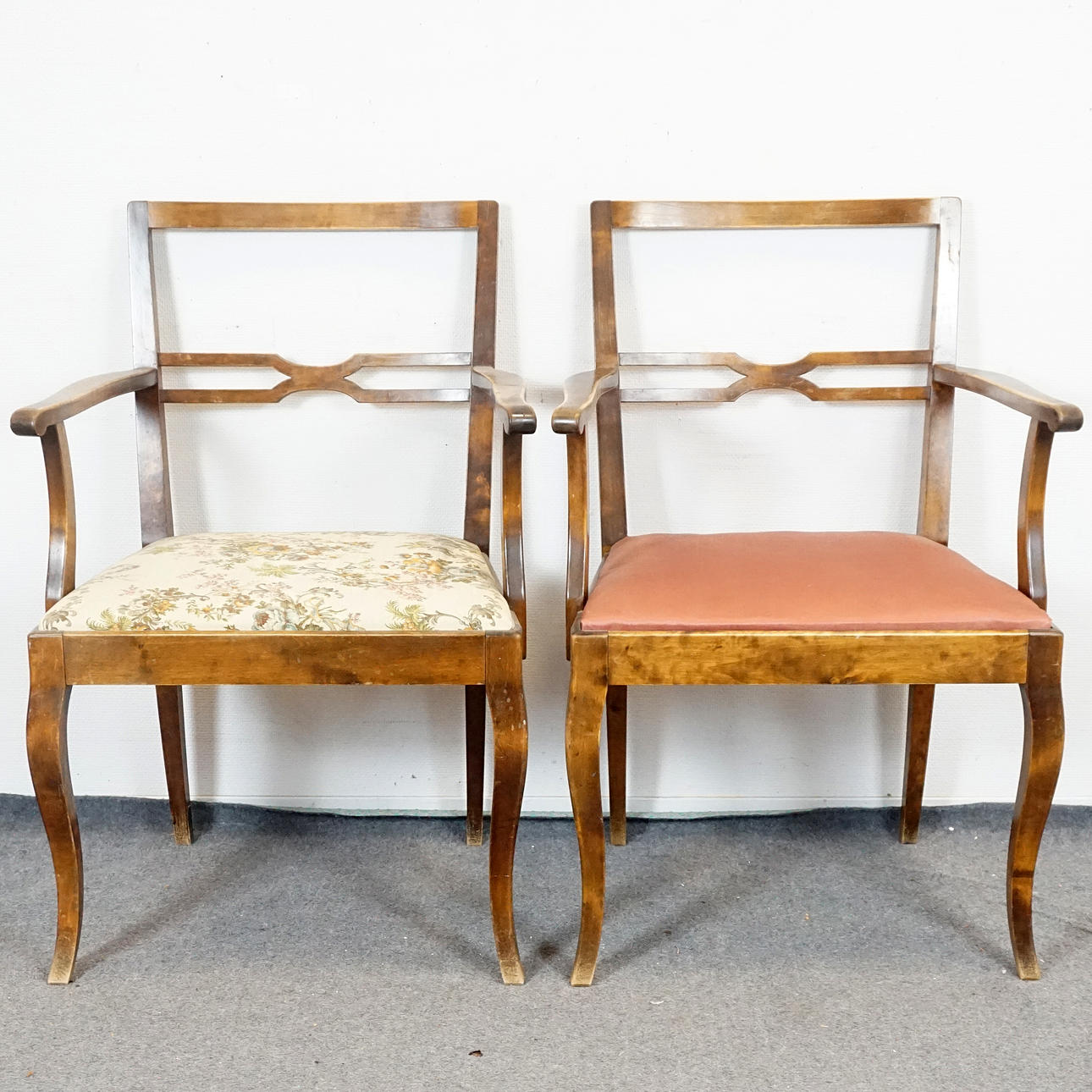 KARMSTOLAR, ett par, jugend.