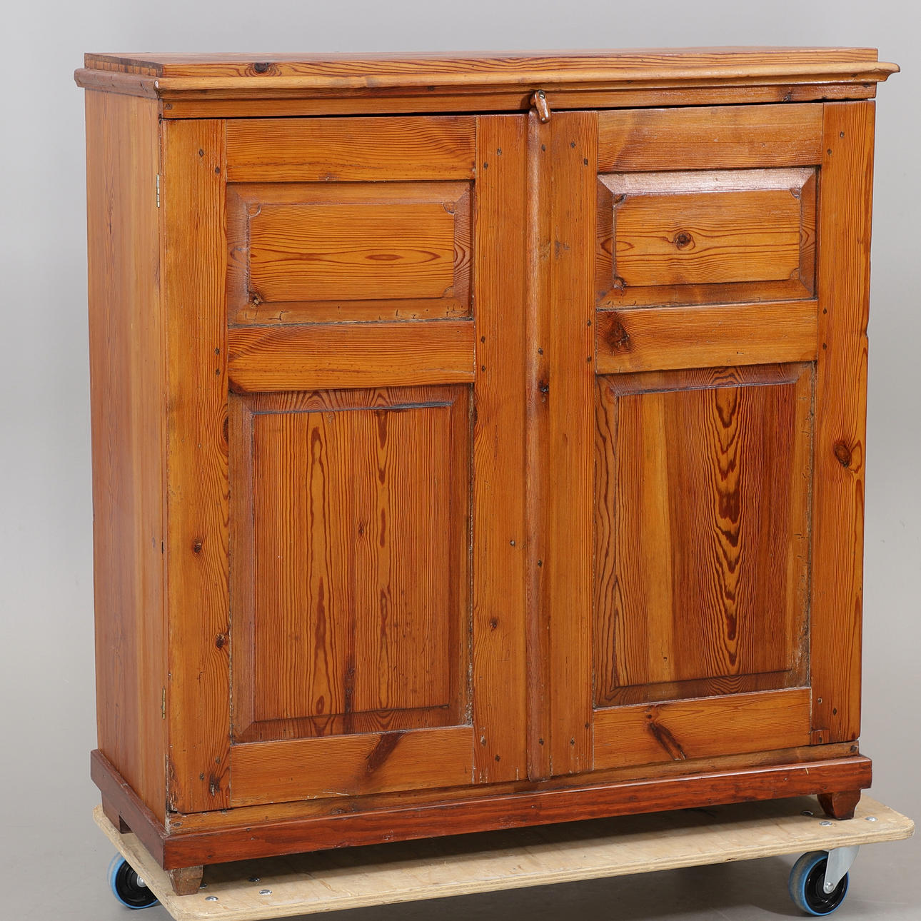 SKÄNK, furu, 1800-tal.