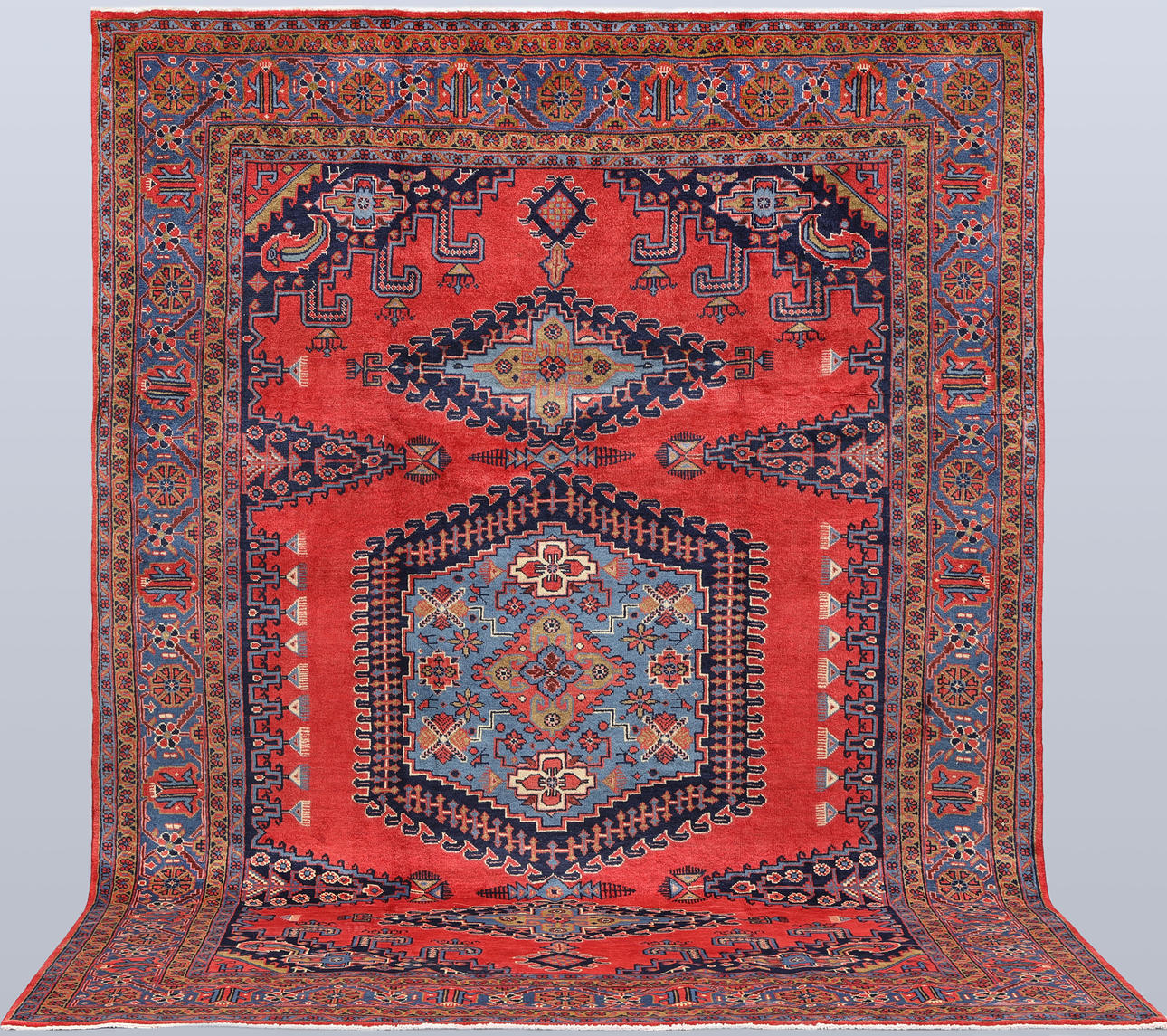CARPET. Wiss, 332 x 240 cm.