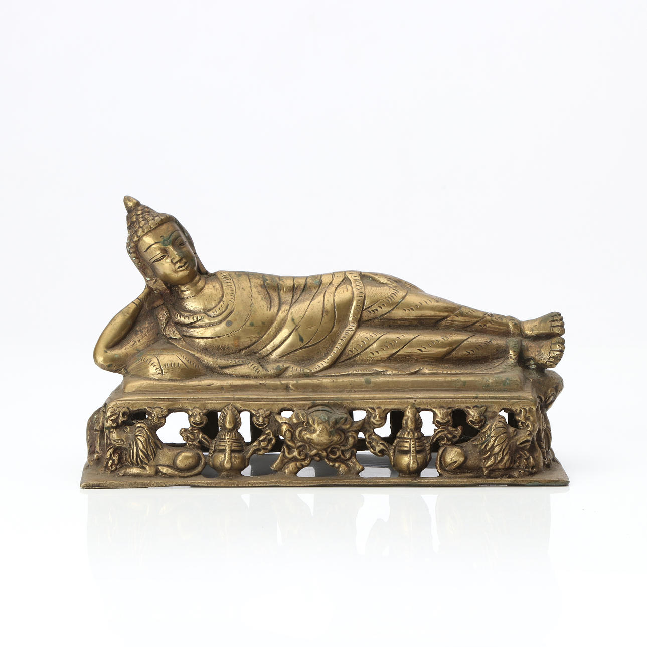 RECLINING BUDDHA. Brass/Bronze. 20th century.