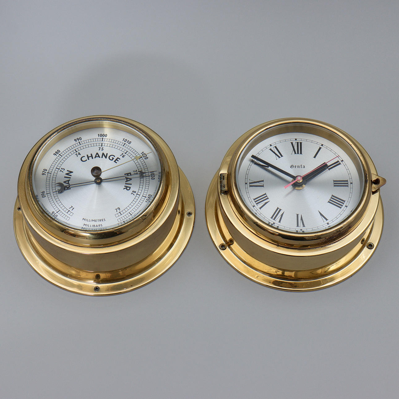 SKEPPSKLOCKA SAMT BAROMETER, MÄSSING, 1900-TAL.